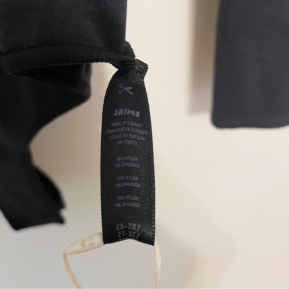 NWT Essential Skims Long Sleeve Scoop Neck Bodysuit Onyx Black size 2X / 3X - Picture 7 of 9